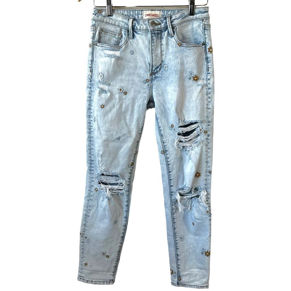 DRIFTWOOD Gizelle Distressed Floral Embroidered Ankle Jeans